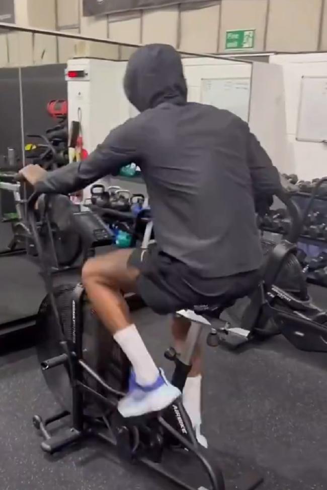 拉什福德晒健身房内检修照 近5场英超齐没能出场